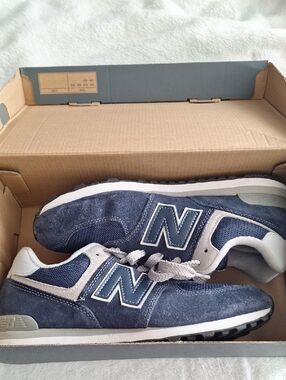 New Balance Men's Navy and Gray Suede-Mesh Sneakers